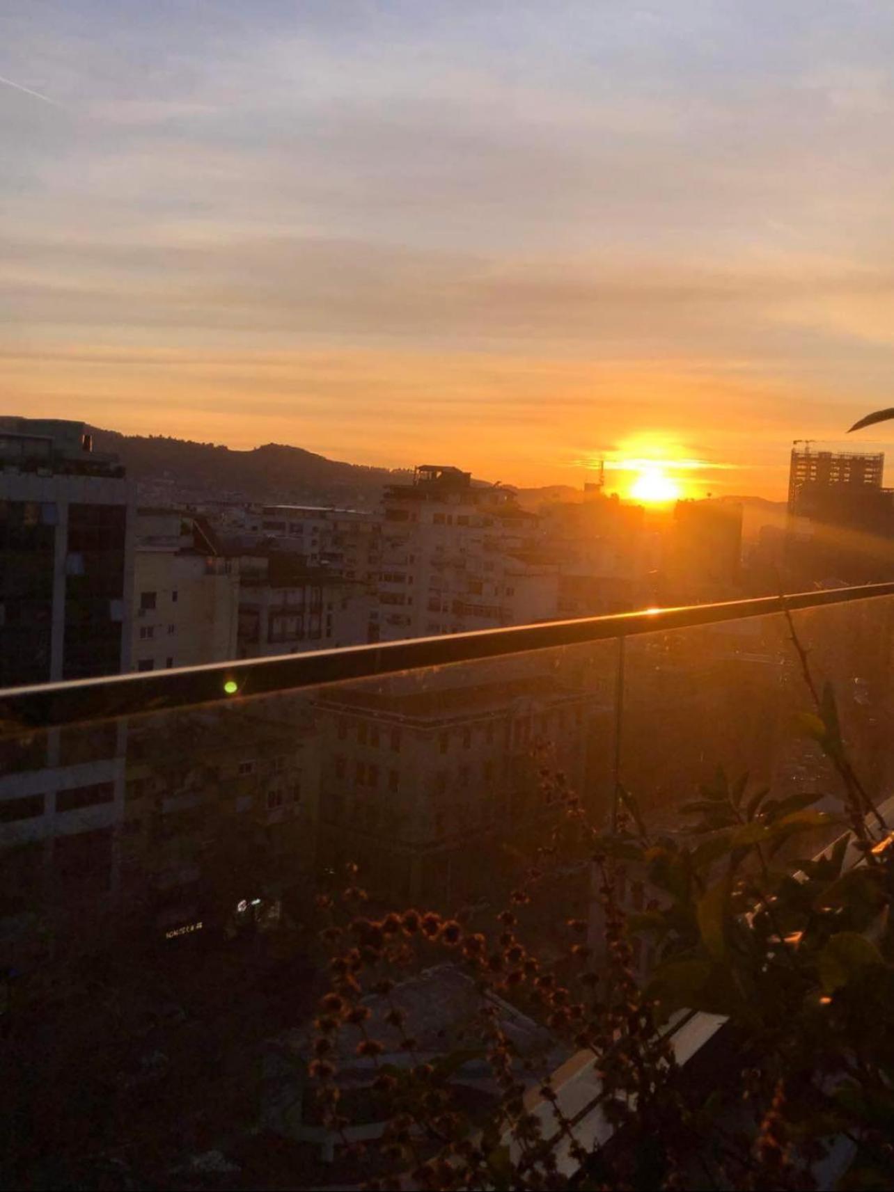 Rooftop City Light Tirana Kültér fotó